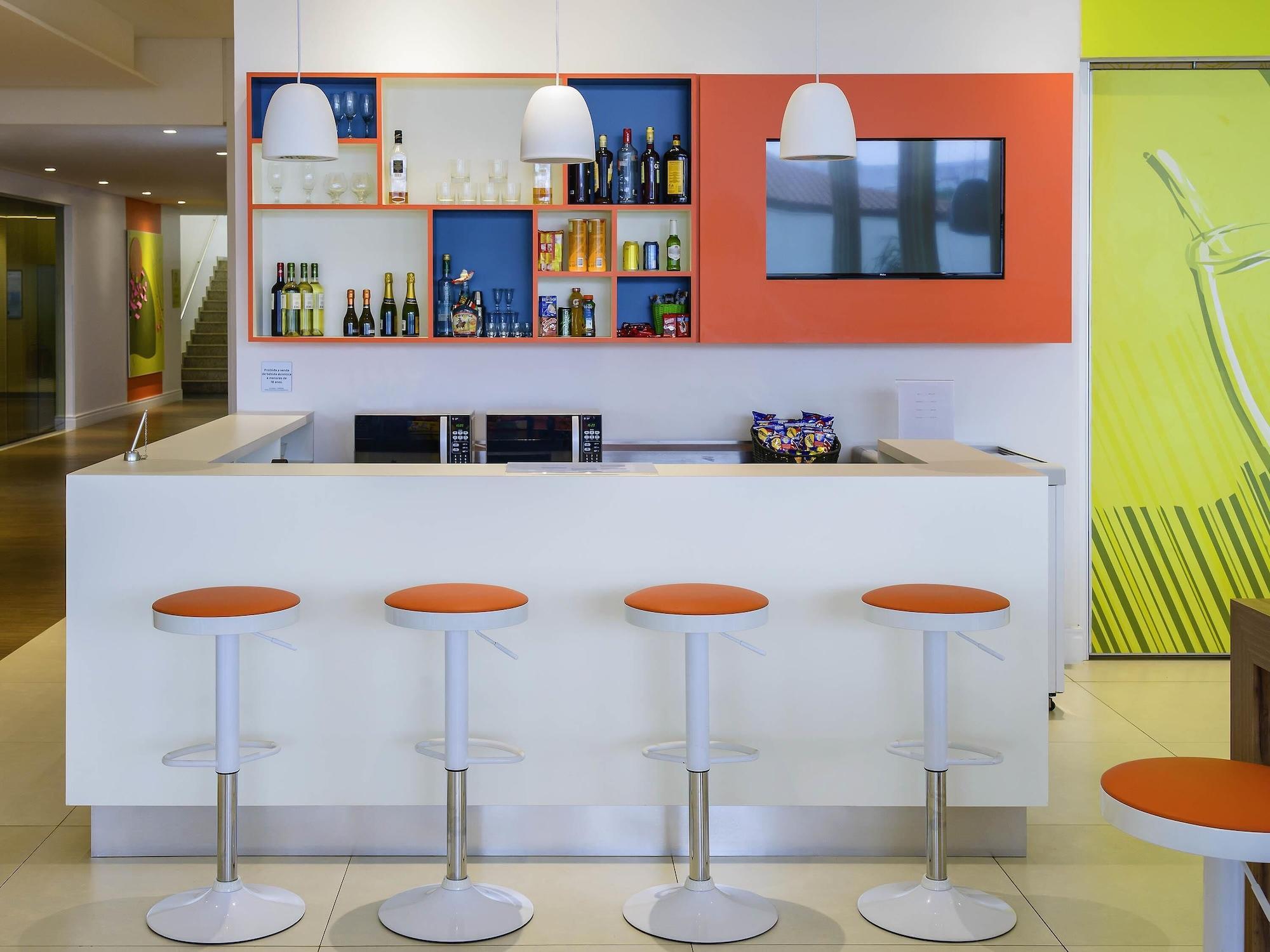 Bar/Salón Ibis Styles Ponta Pora