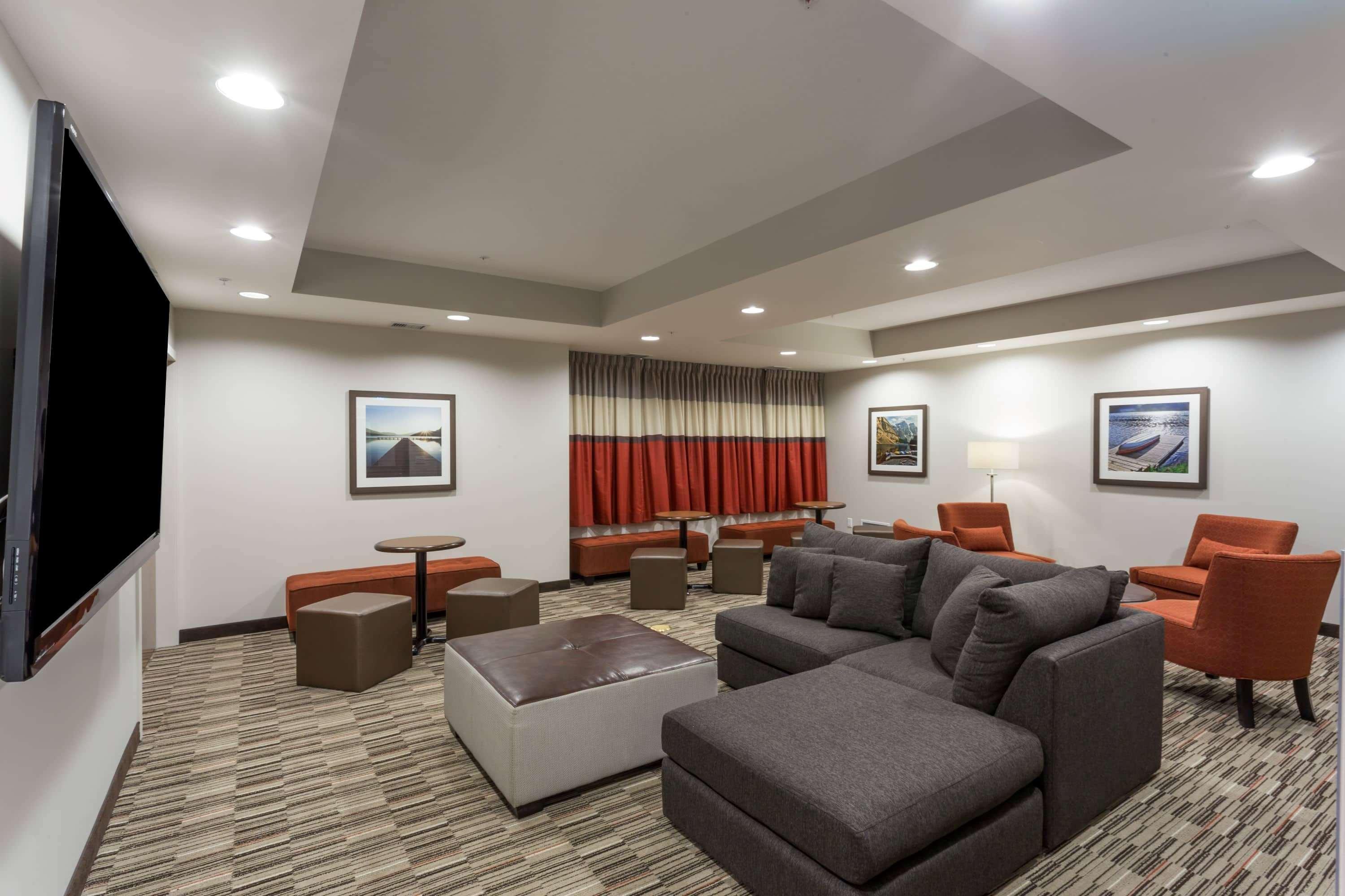 Centro de Negocios Microtel Inn & Suites By Wyndham Kitimat