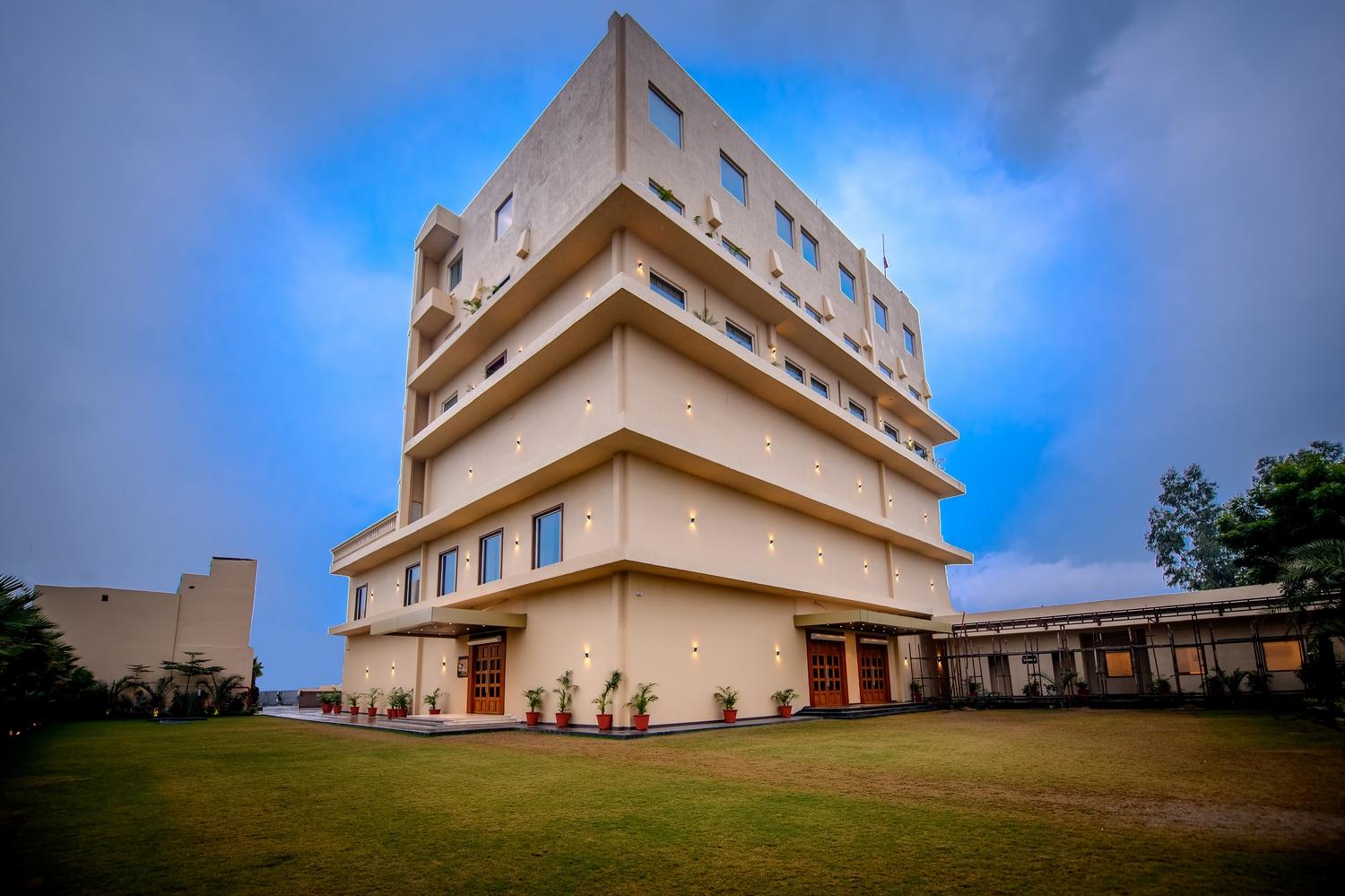 Vista Exterior Best Western Kapurthala