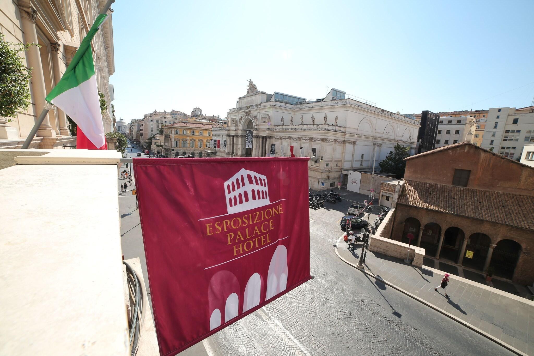 Vista Exterior Esposizione Palace Hotel