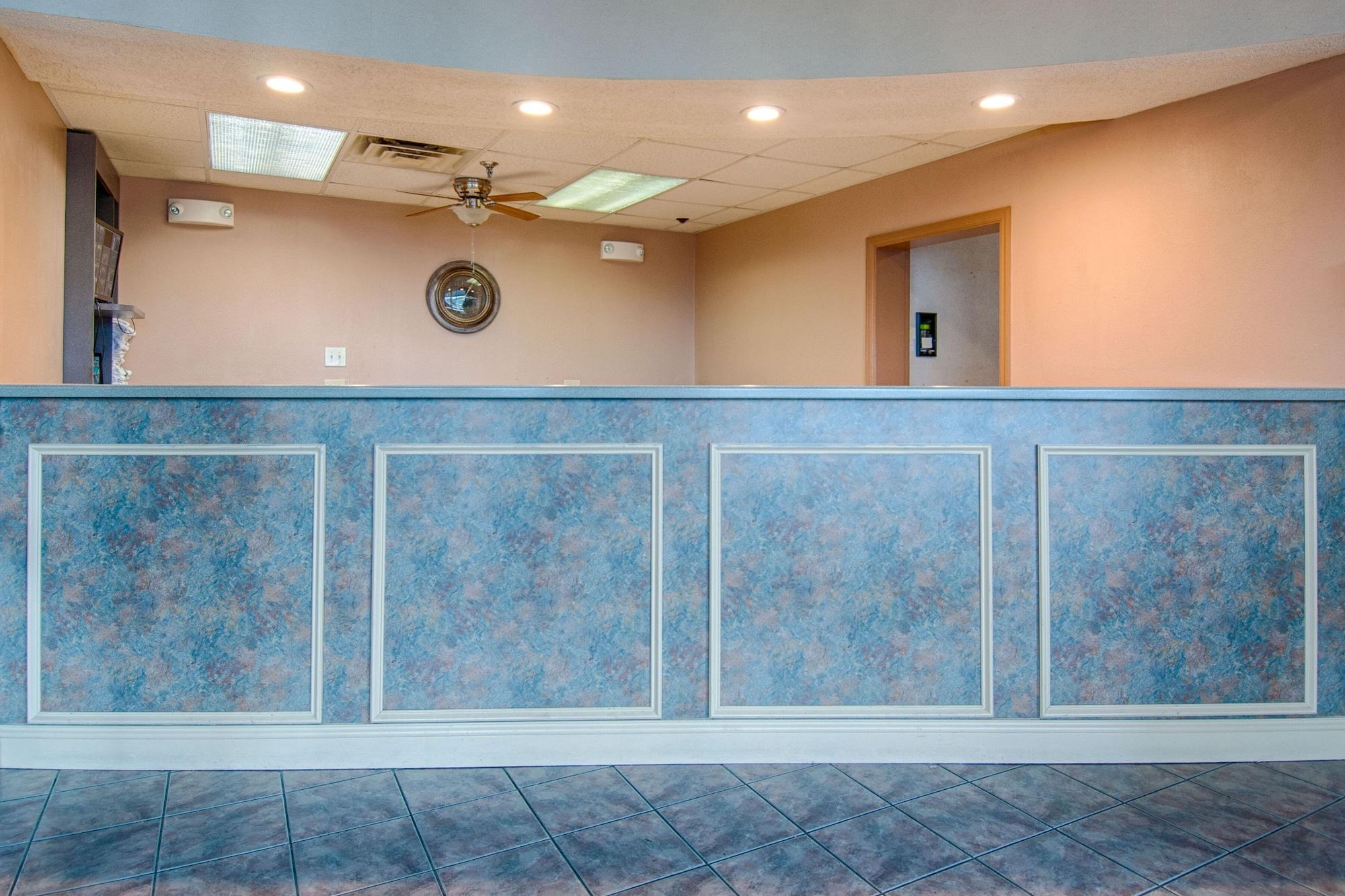 Vista Lobby Park Tower Inn