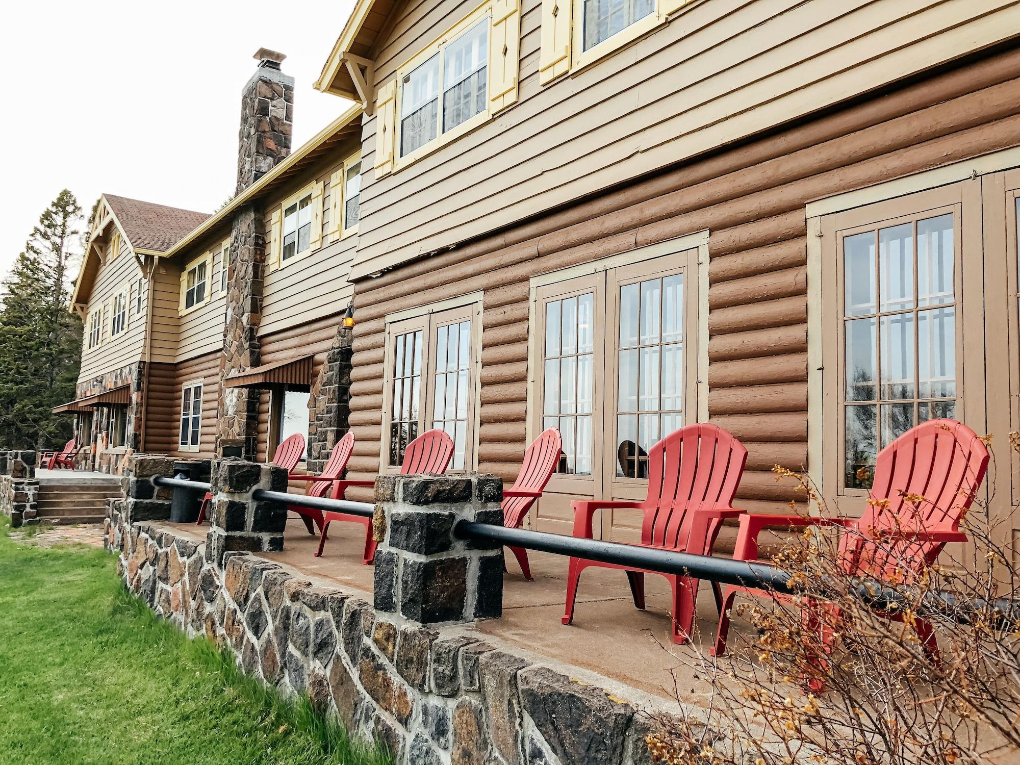 Vista Exterior Cascade Lodge