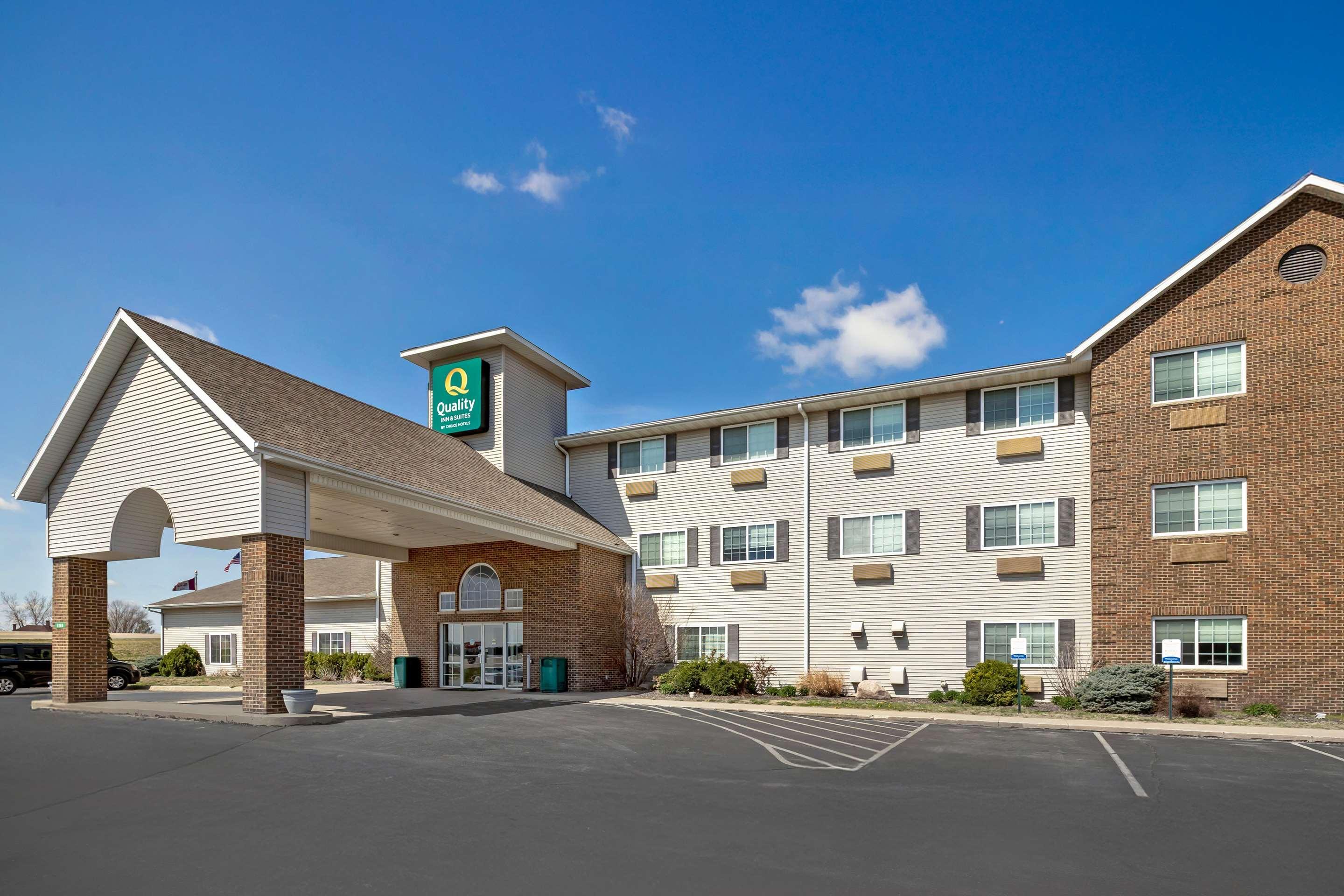Vista Exterior Quality Inn Suites Keokuk Area