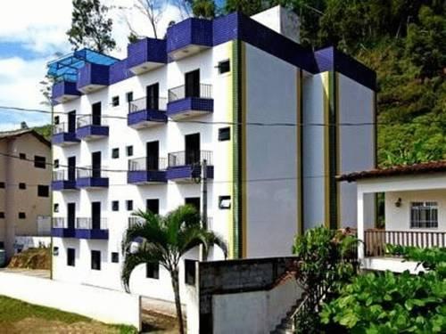 Vista Exterior Baron Suítes