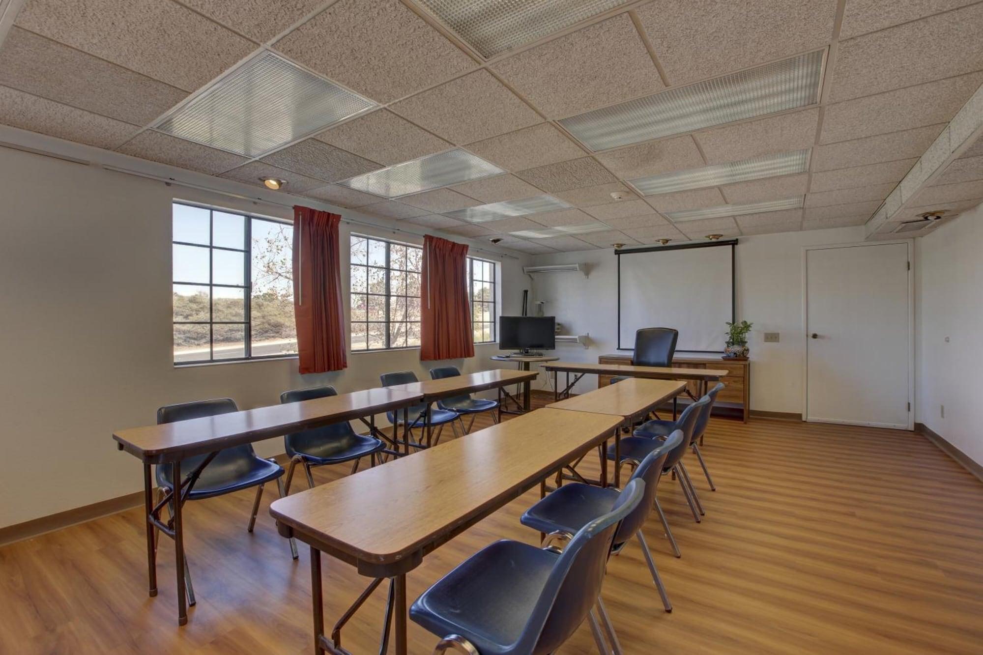 Sala de Reuniones Motel 6 Bellflower, CA - Los Angeles