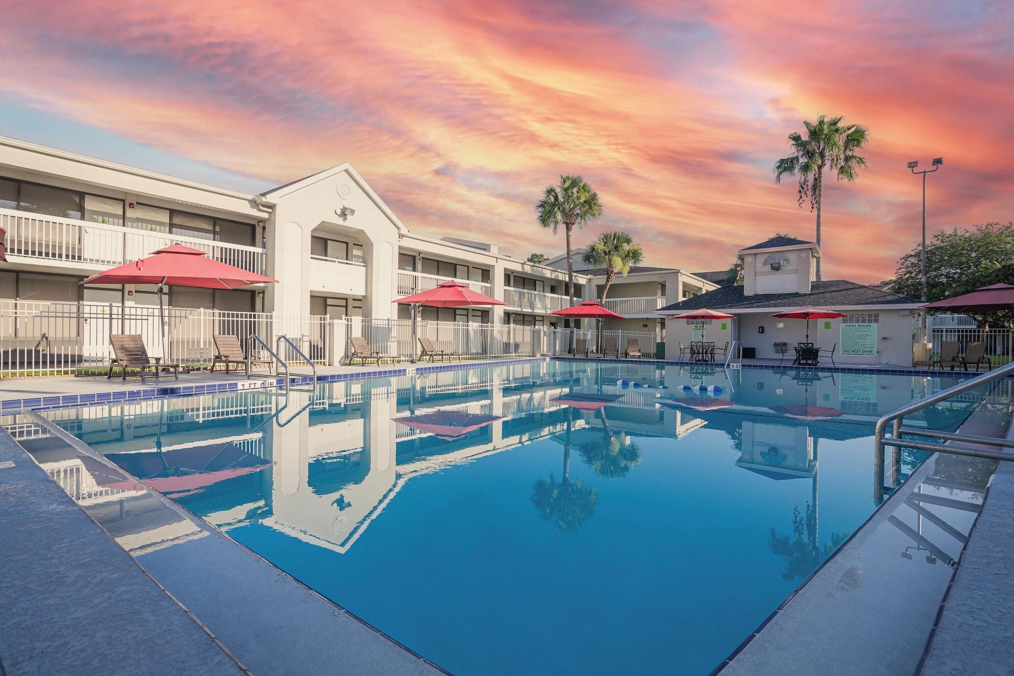 Vista Piscina Orlando Vacation Rooms