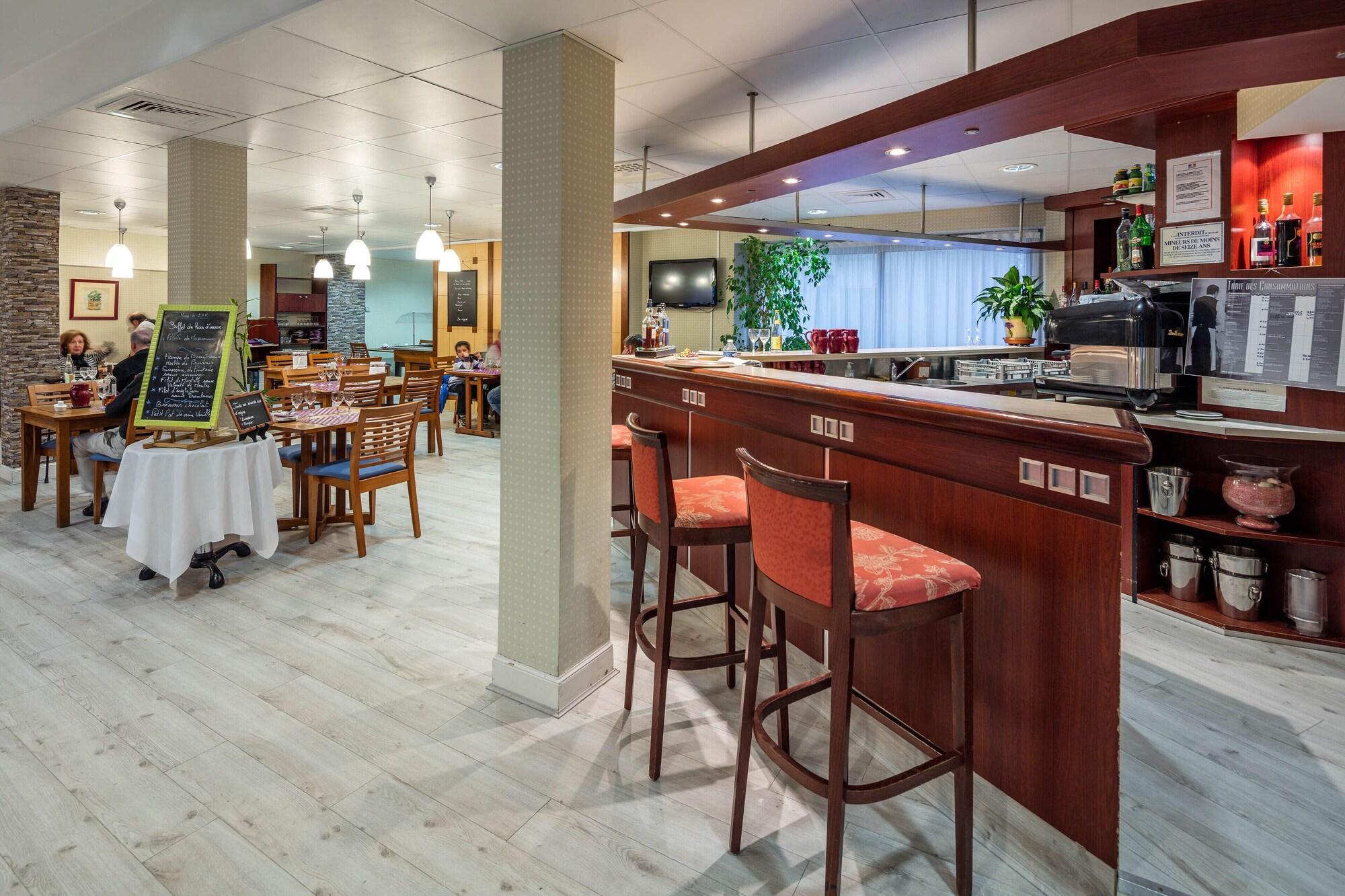 Bar/Salón Noemys Néris Montluçon