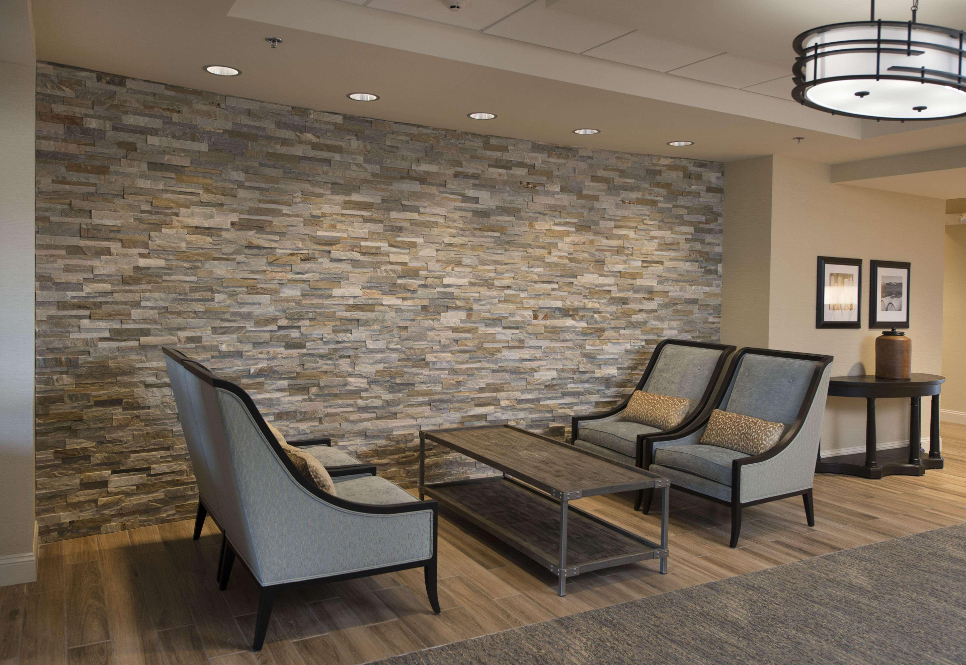 Vista Lobby Hampton Inn & Suites Braselton