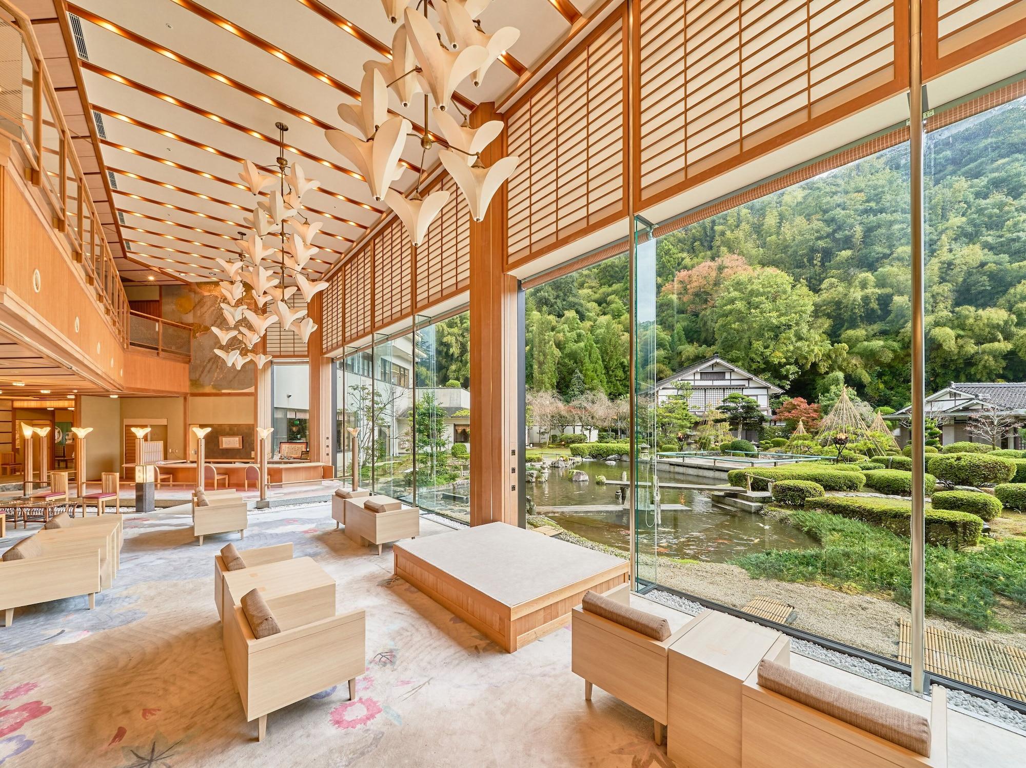 Vista Lobby Ooedo Onsen Monogatari Premium Saiki Bekkan