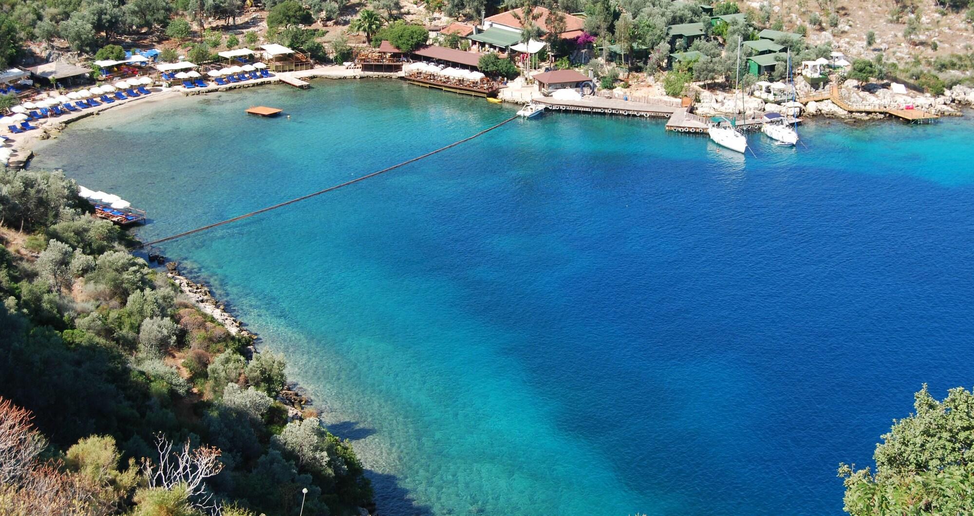 Varios Nuri's Beach Bungalow