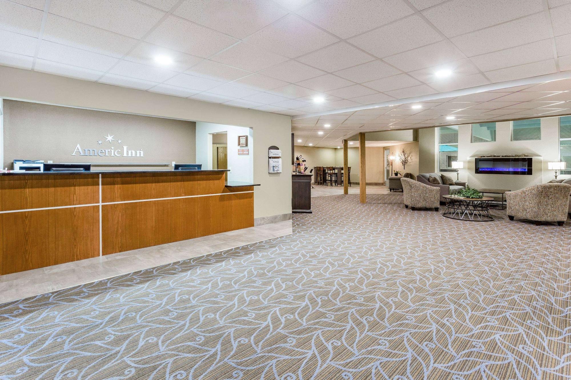 Vista Lobby AmericInn by Wyndham Sleepy Eye