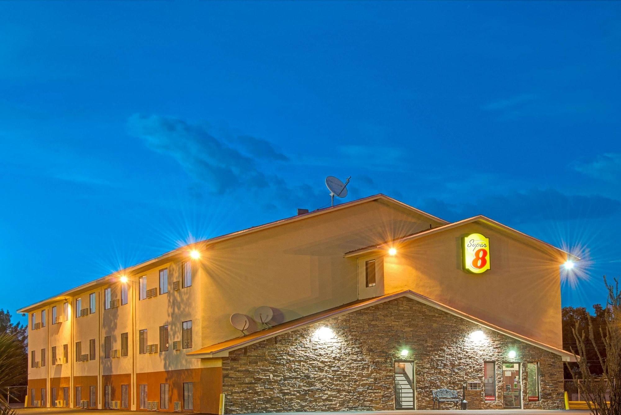 Varios Super 8 by Wyndham Las Cruces University Area