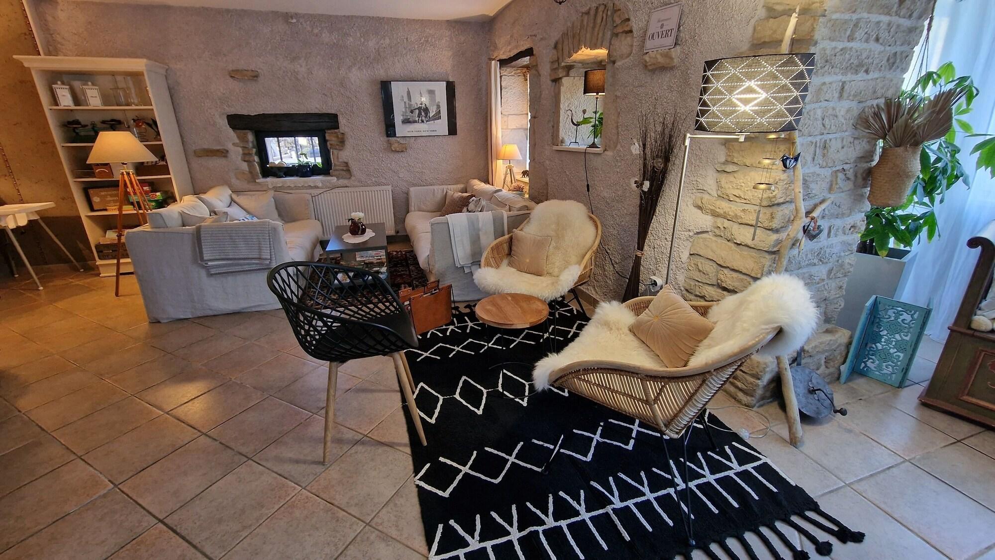 Vista Lobby Domaine Le Puits du Moulin