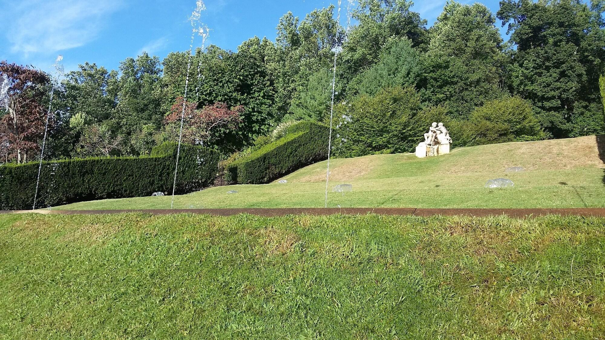 Vista Exterior Albemarle Estate at Trump Winery