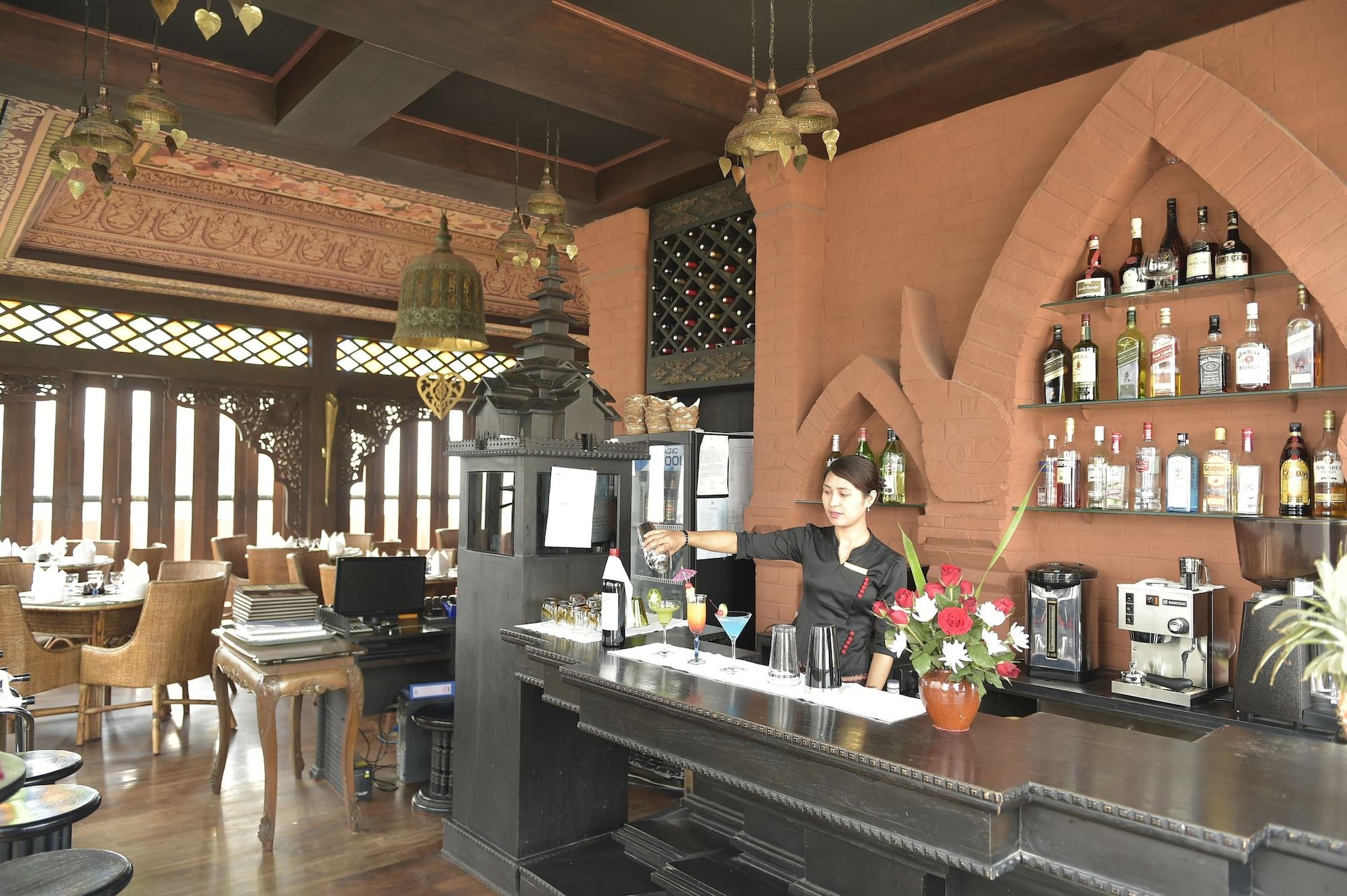 Bar/Salón Bagan King Hotel