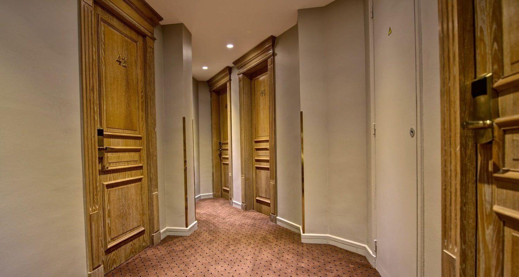 Varios Hôtel du Midi Paris Montparnasse
