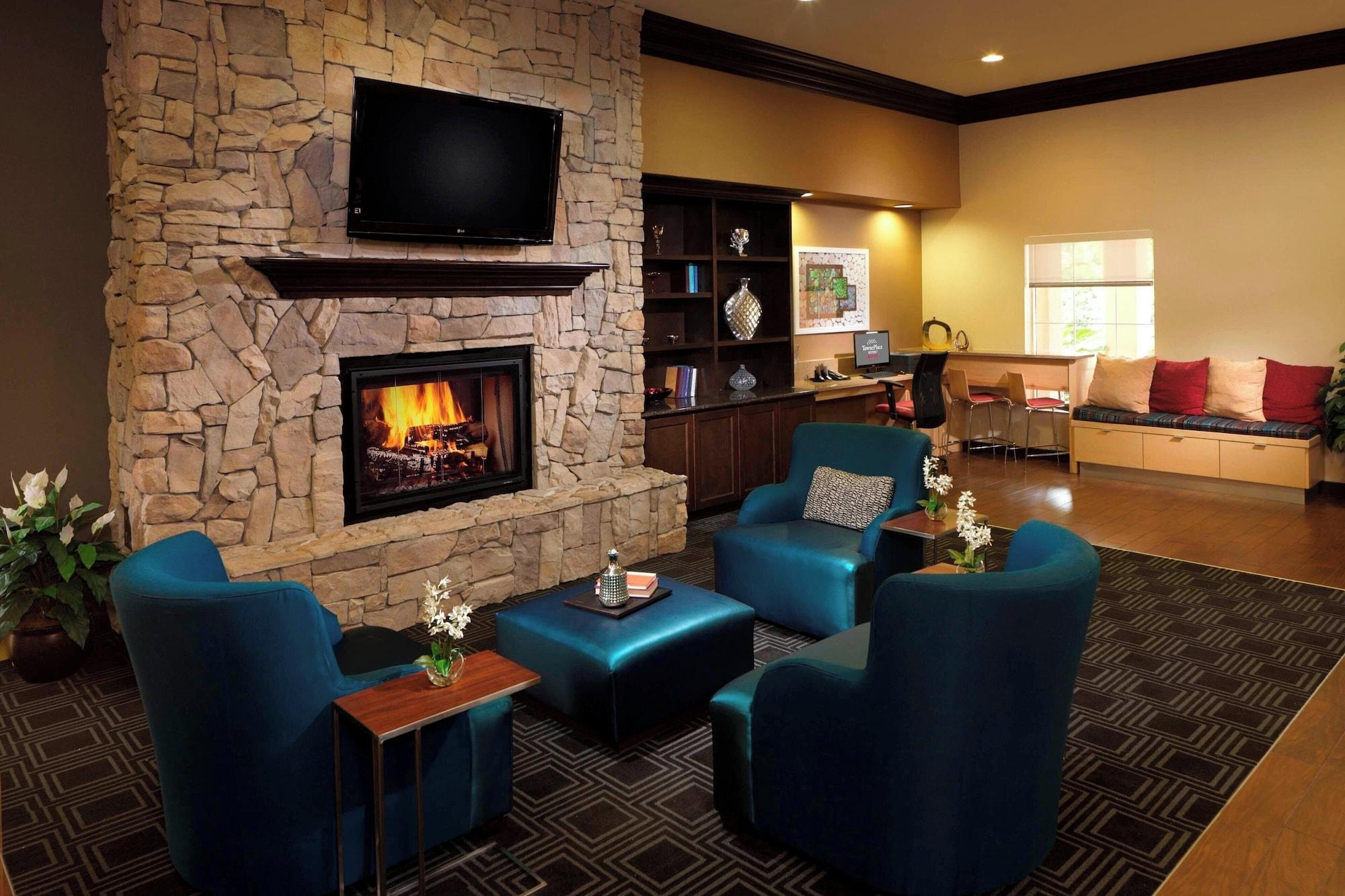 Vista Lobby TownePlace Suites by Marriott Houston Intercontinental Arpt