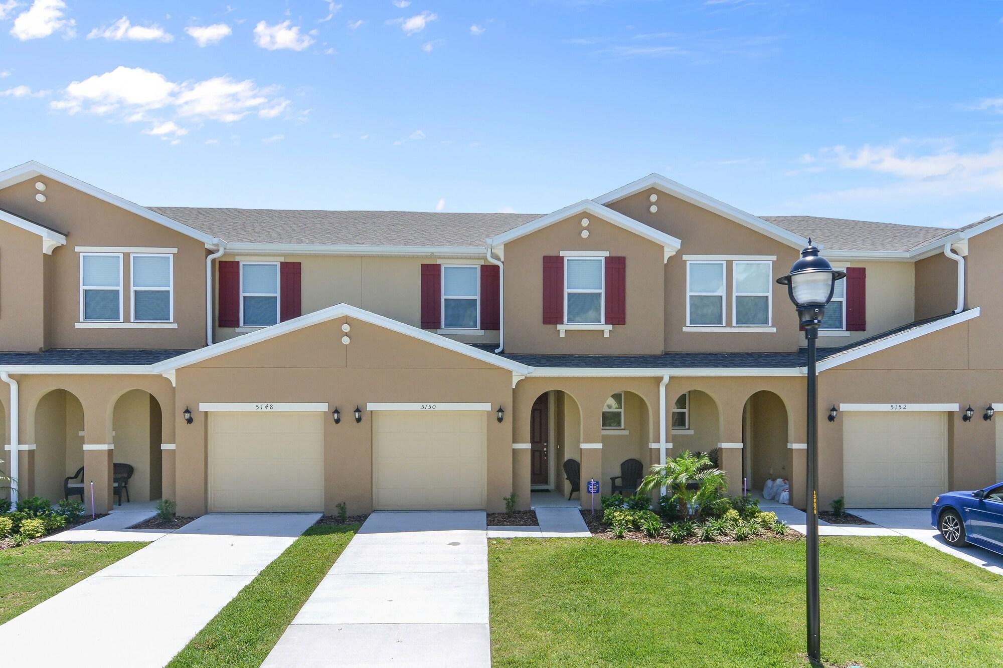 Vista Exterior Wonderful 4 Bed Close to Disney w GameRoom 5150