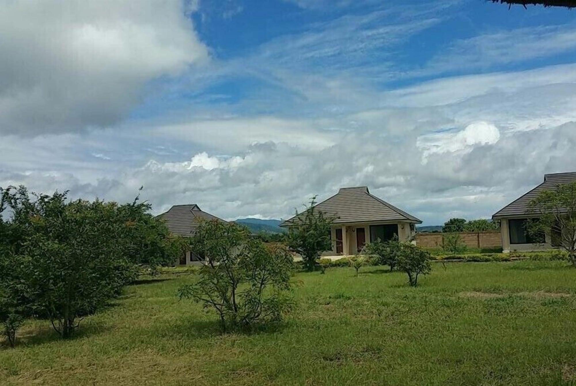 Vista Exterior Matembezi Safari Lodge