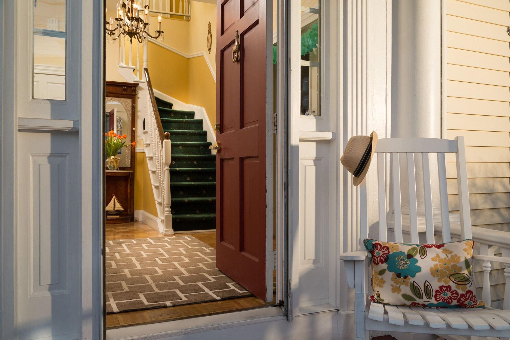 Vista Lobby Beech Tree Inn & Cottage