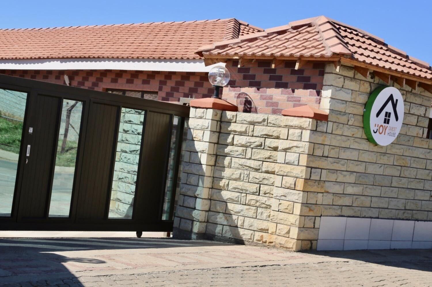 Vista Exterior Joy Guesthouse Mabote