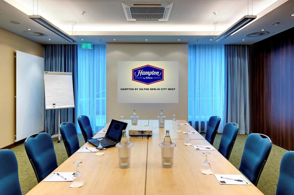 Sala de Reuniones Hampton by Hilton Berlin City West