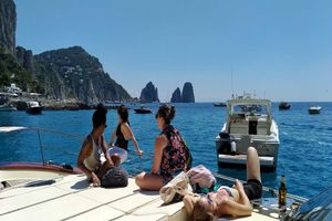 Actividad - Travesía en barco por la Gruta Azul de Capri - Desde Sorrento