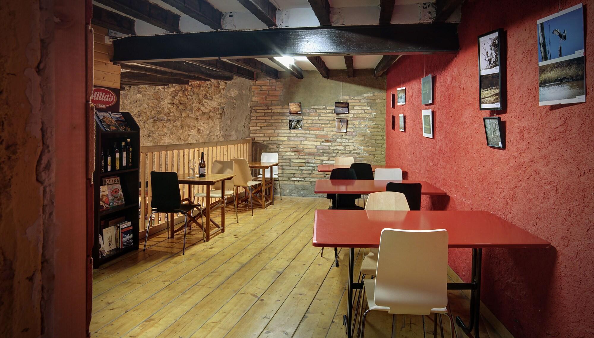 Bar/Salón Hostal Agrobotiga 7 de Ribera