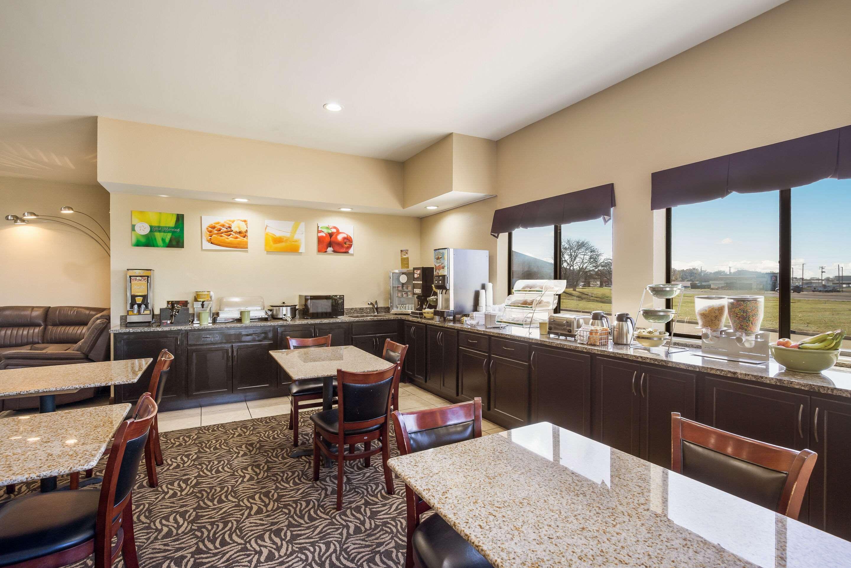 Restaurant Quality Inn & Suites Caseyville - St. Louis