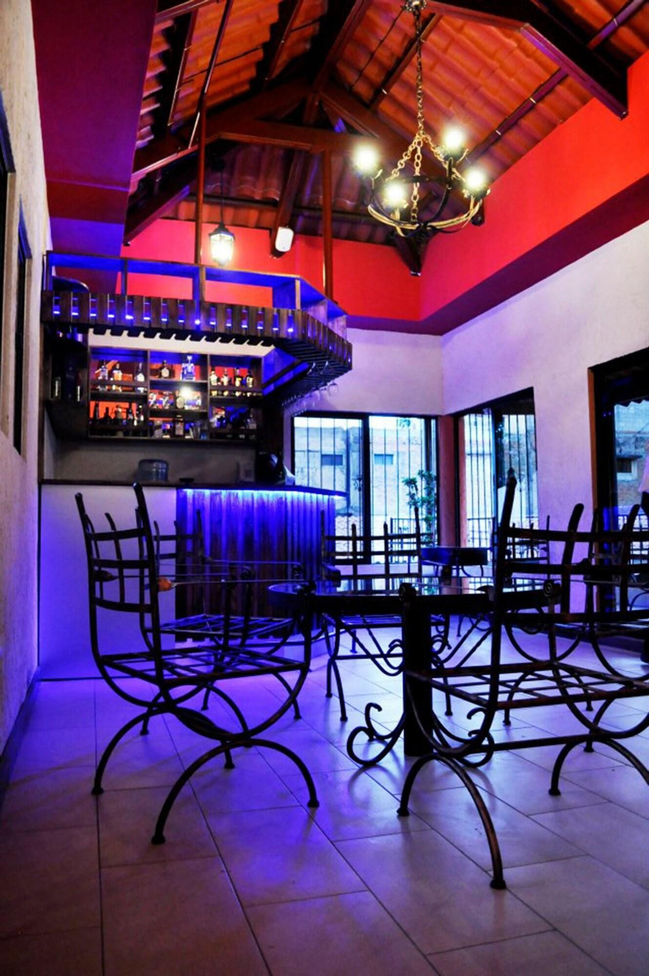 Bar/Salón Hotel Del Sol