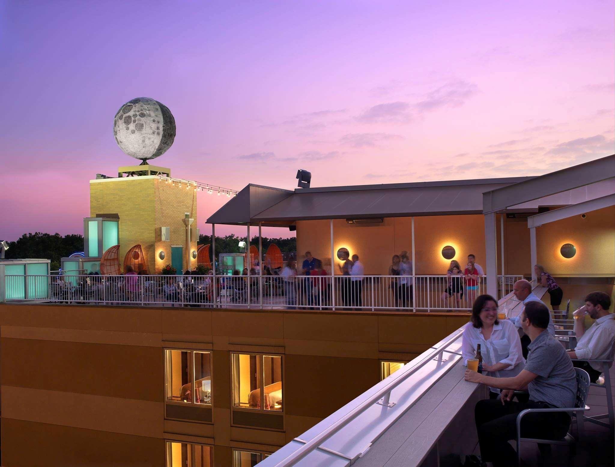 Vista Exterior Moonrise Hotel