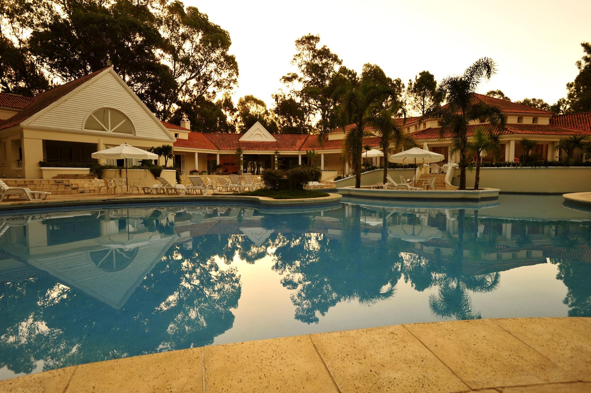 Vista Piscina SOLANAS PUNTA DEL ESTE & CRYSTAL BEACH