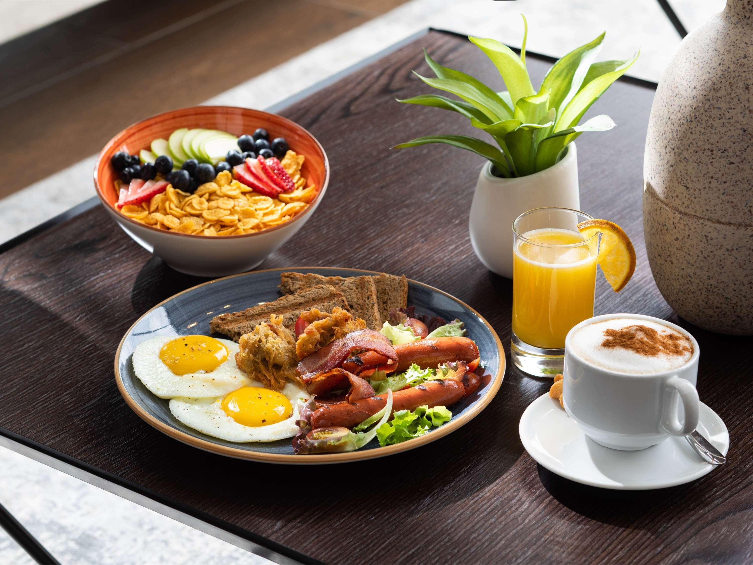 Restaurant Ibis Santa Cruz DE LA Sierra