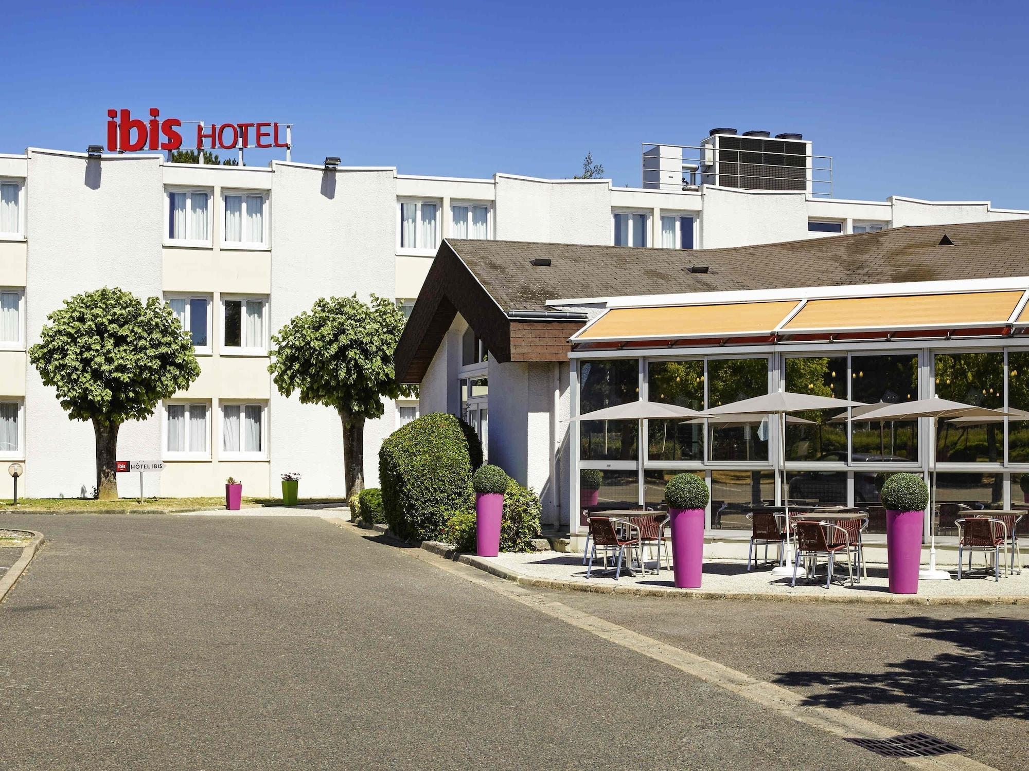 Vista Exterior ibis Chartres Ouest Luce