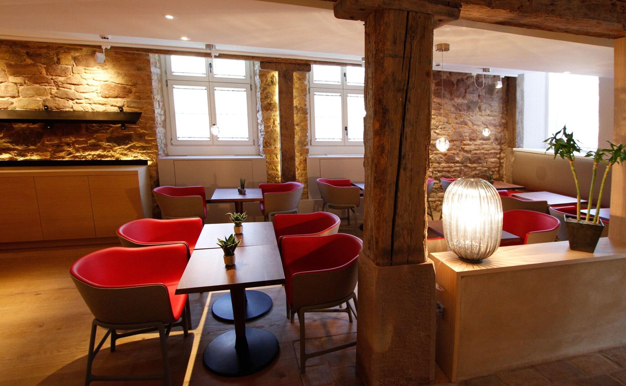 Bar/Salón Pavillon REGENT PETITE France By Stay Collection