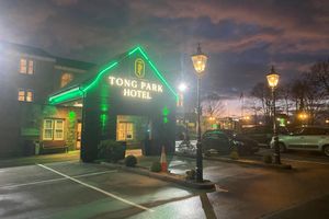 Alojamiento - Tong Park Hotel