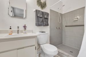 Alquiler Vacacional - Stunning Modern Oasis in Tampa with Pool - Just 5 Minutes from Airport!