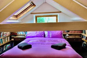 Alojamiento - Heddfan Guesthouse
Cozy guest suite living dining kitchenette dbl bed w/ensuite
