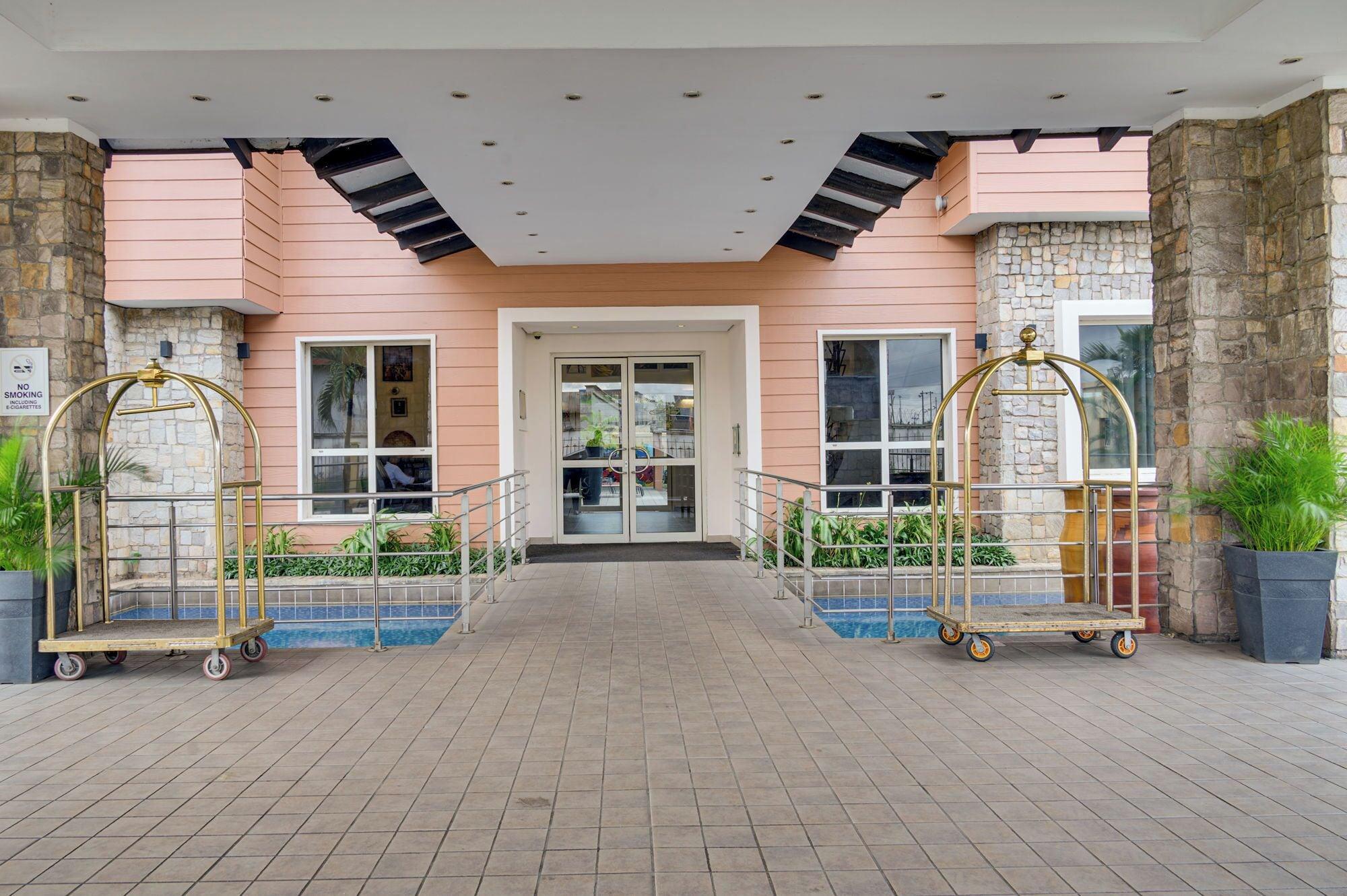 Vista Exterior Leola Hotel lkeja