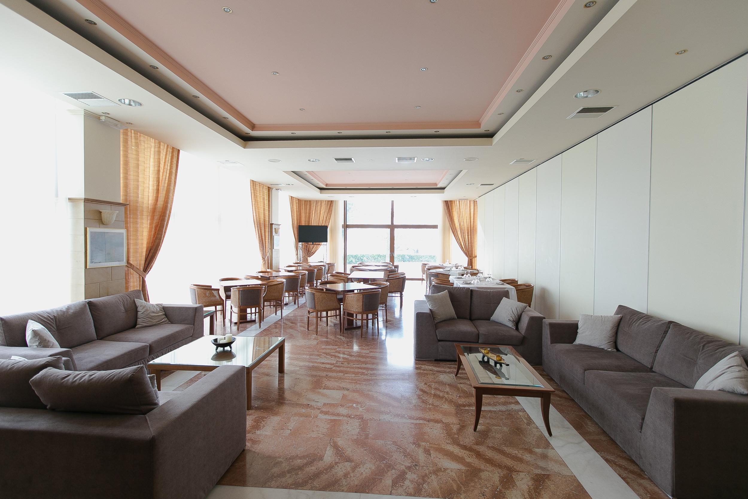 Bar/Salón Tzaki Hotel & Restaurant