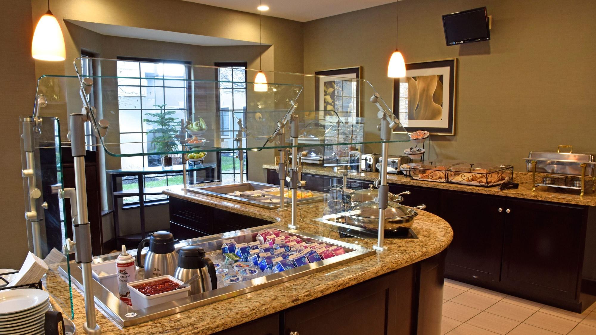 Restaurant Staybridge Suites Cincinnati North by IHG