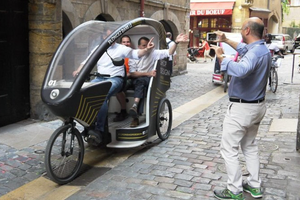 Actividad - Descubre Lyon en bicitaxi con recogida en el hotel.
