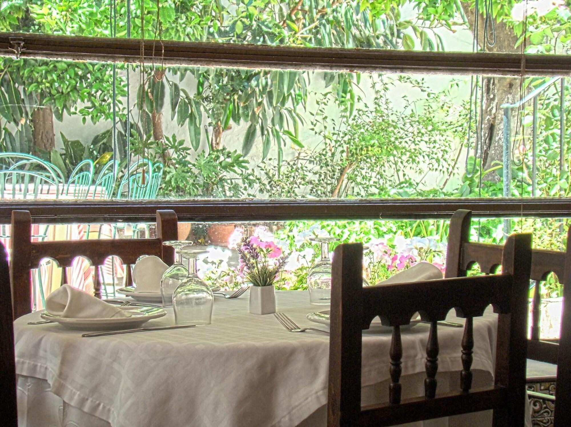 Restaurant Hostal - Restaurante Emilia