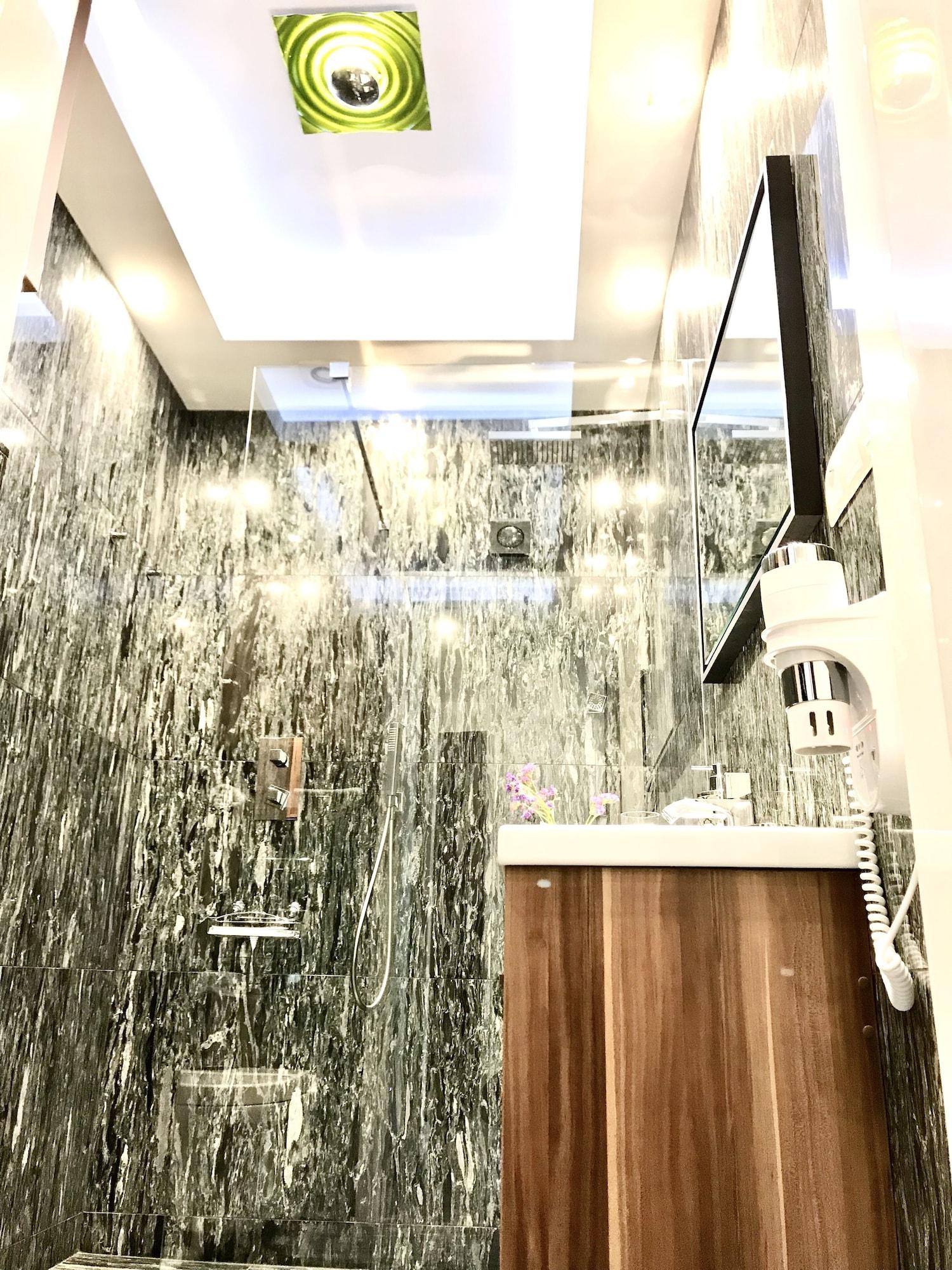Equipamiento de Habitación MONDRIAN Luxury Suites & Apartments Old Town Market Square