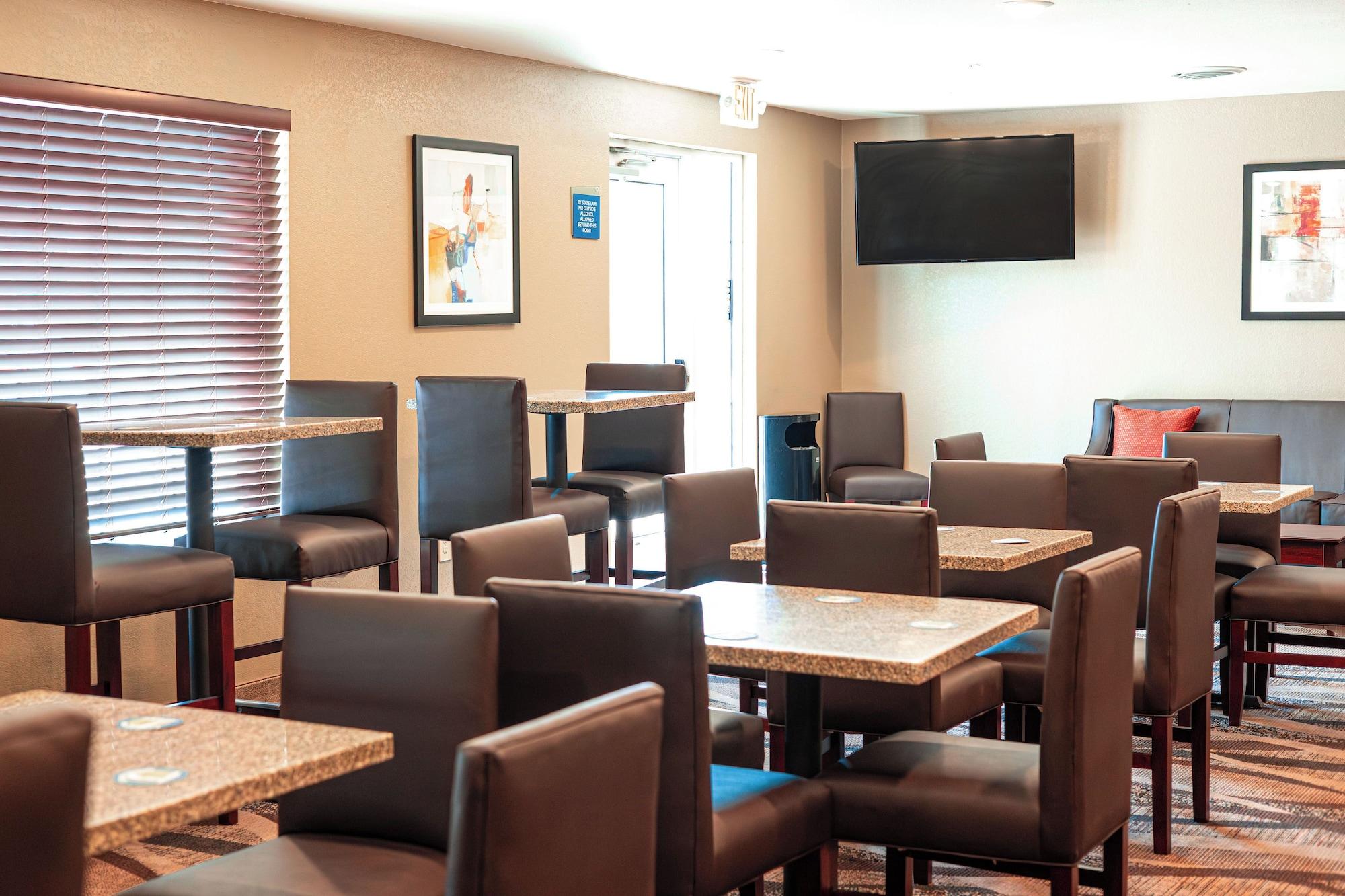 Bar/Salón Cobblestone Inn & Suites – Big Lake