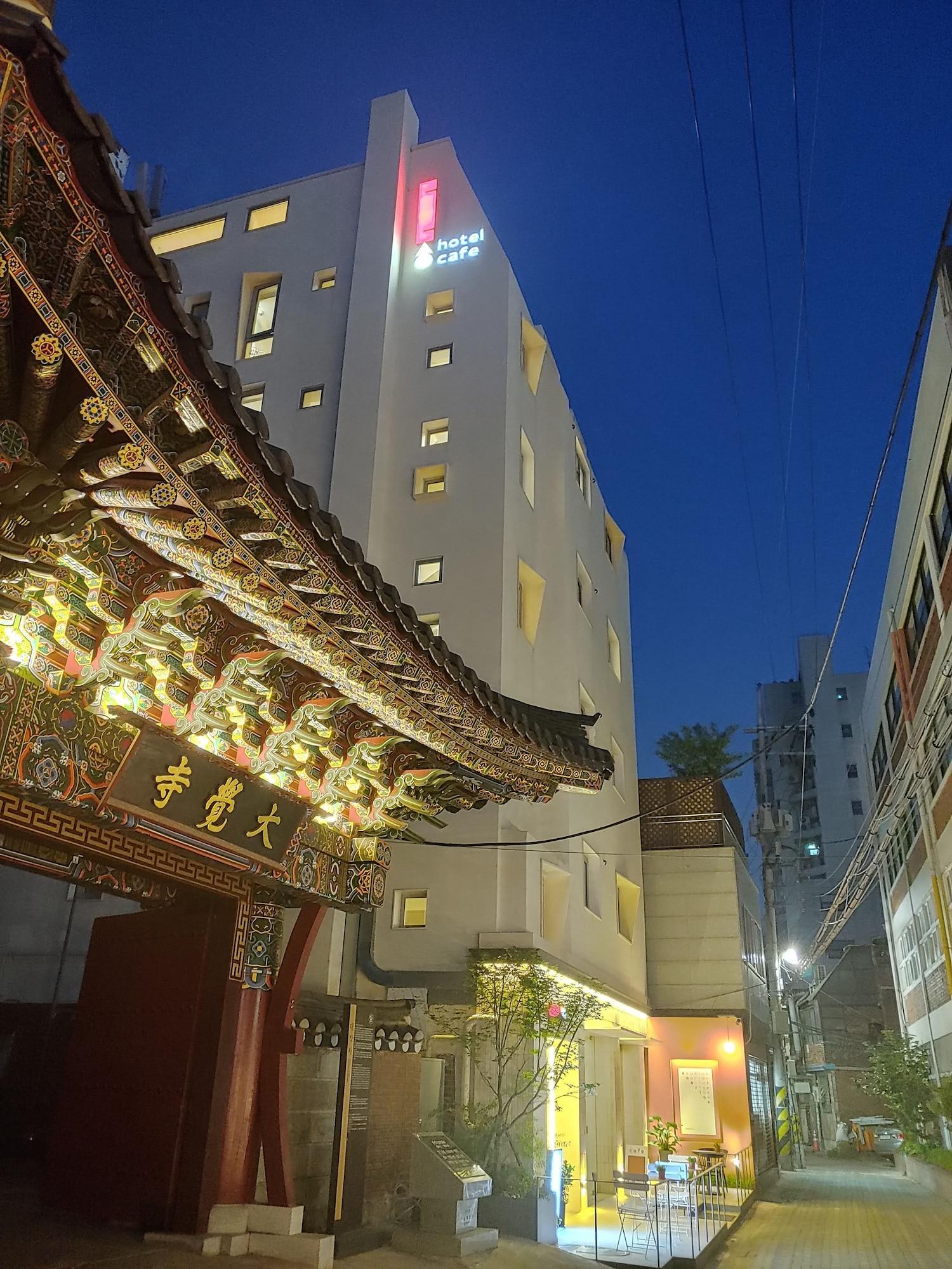 Varios Tong Tong Petit Hotel