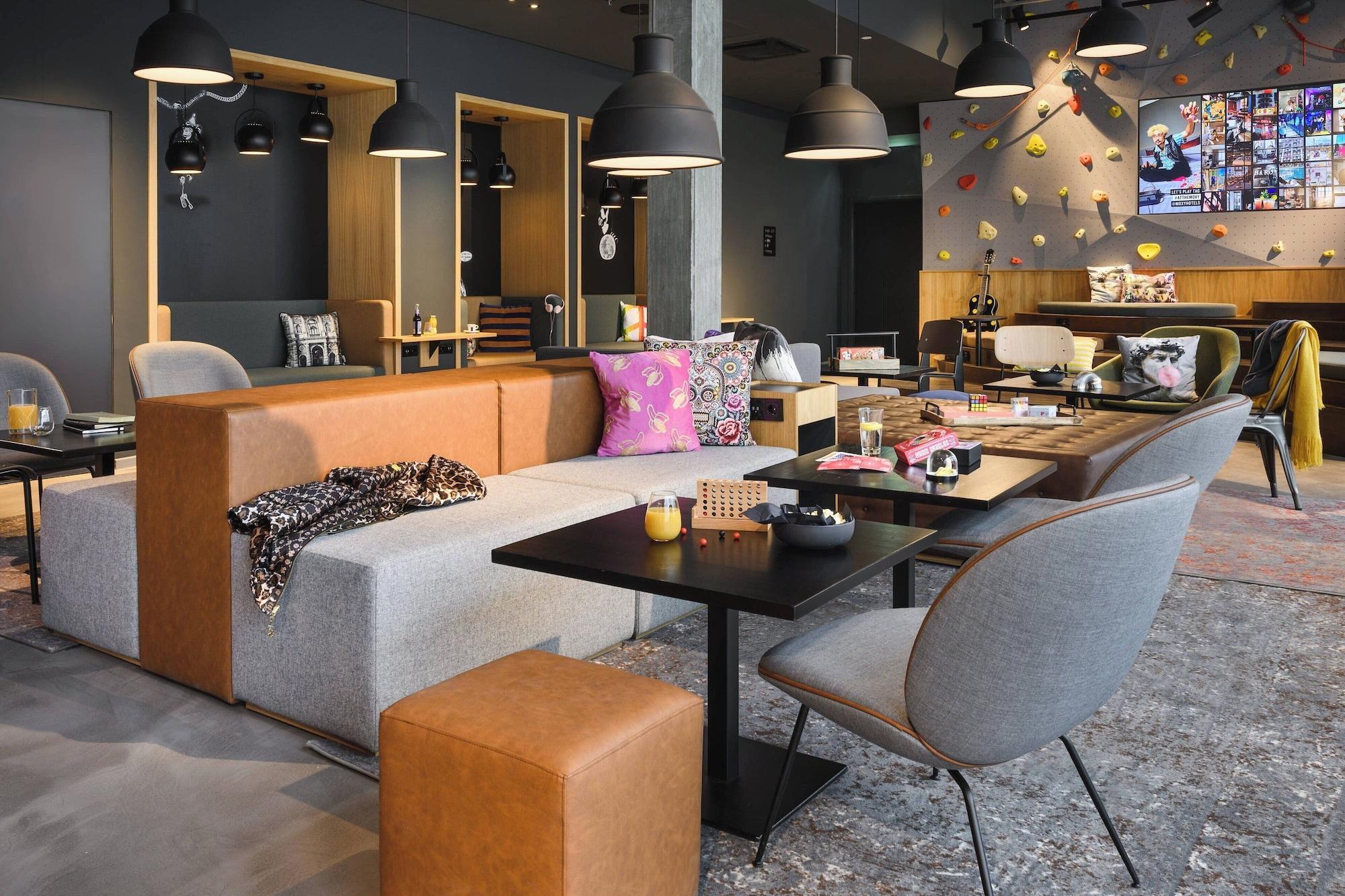 Vista Lobby Moxy Dresden Neustadt
