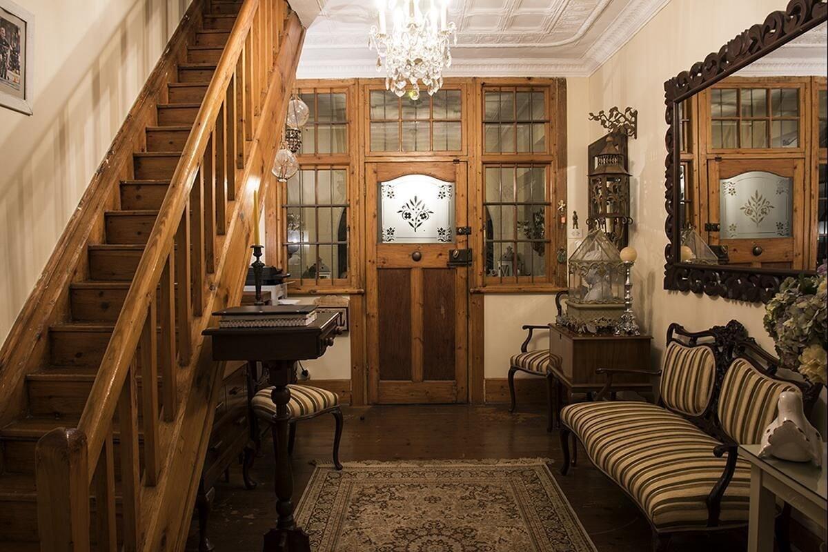 Vista Lobby 79 On Ridge BNB