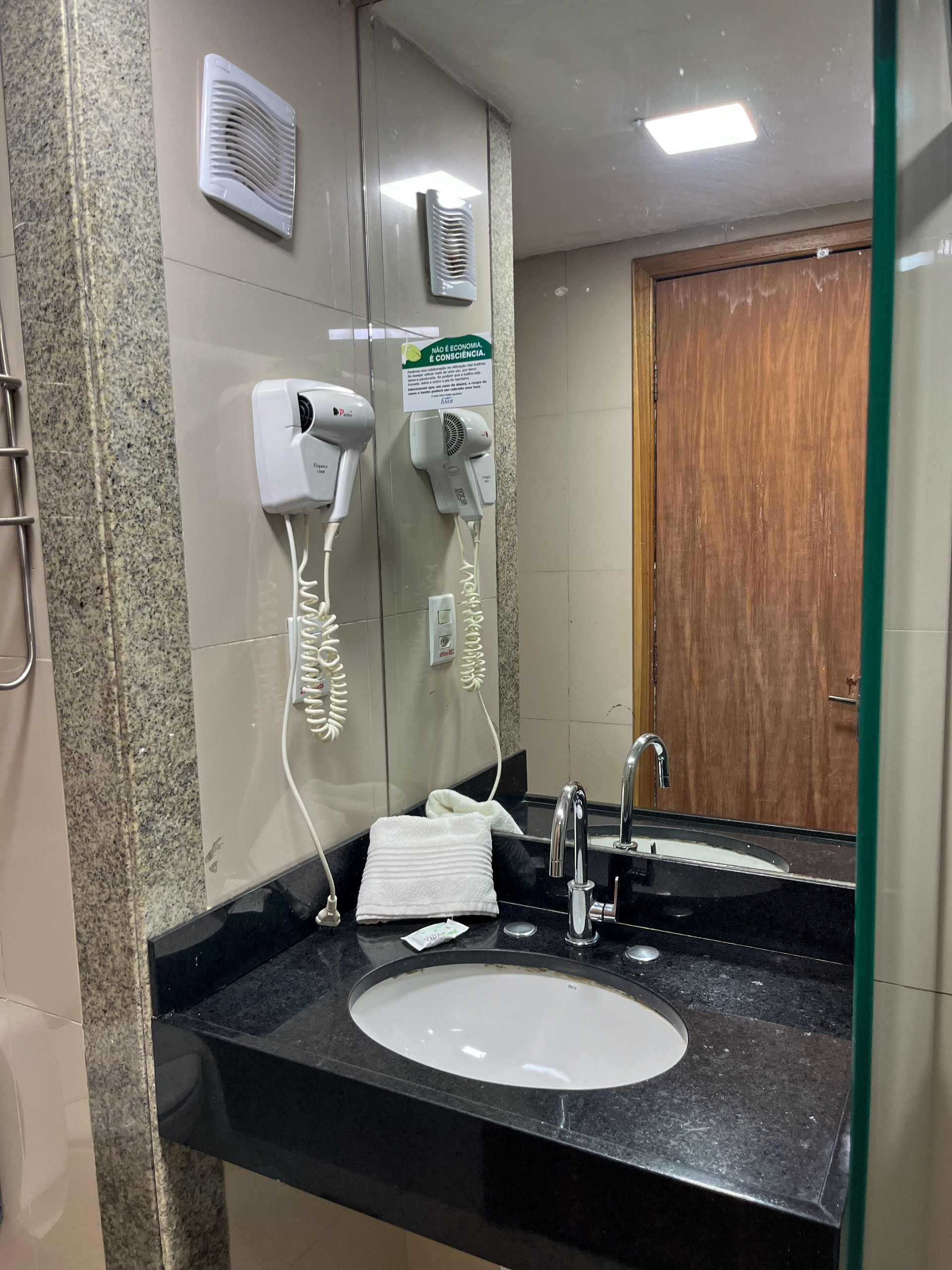 Baño El Aram Imirá Beach Resort