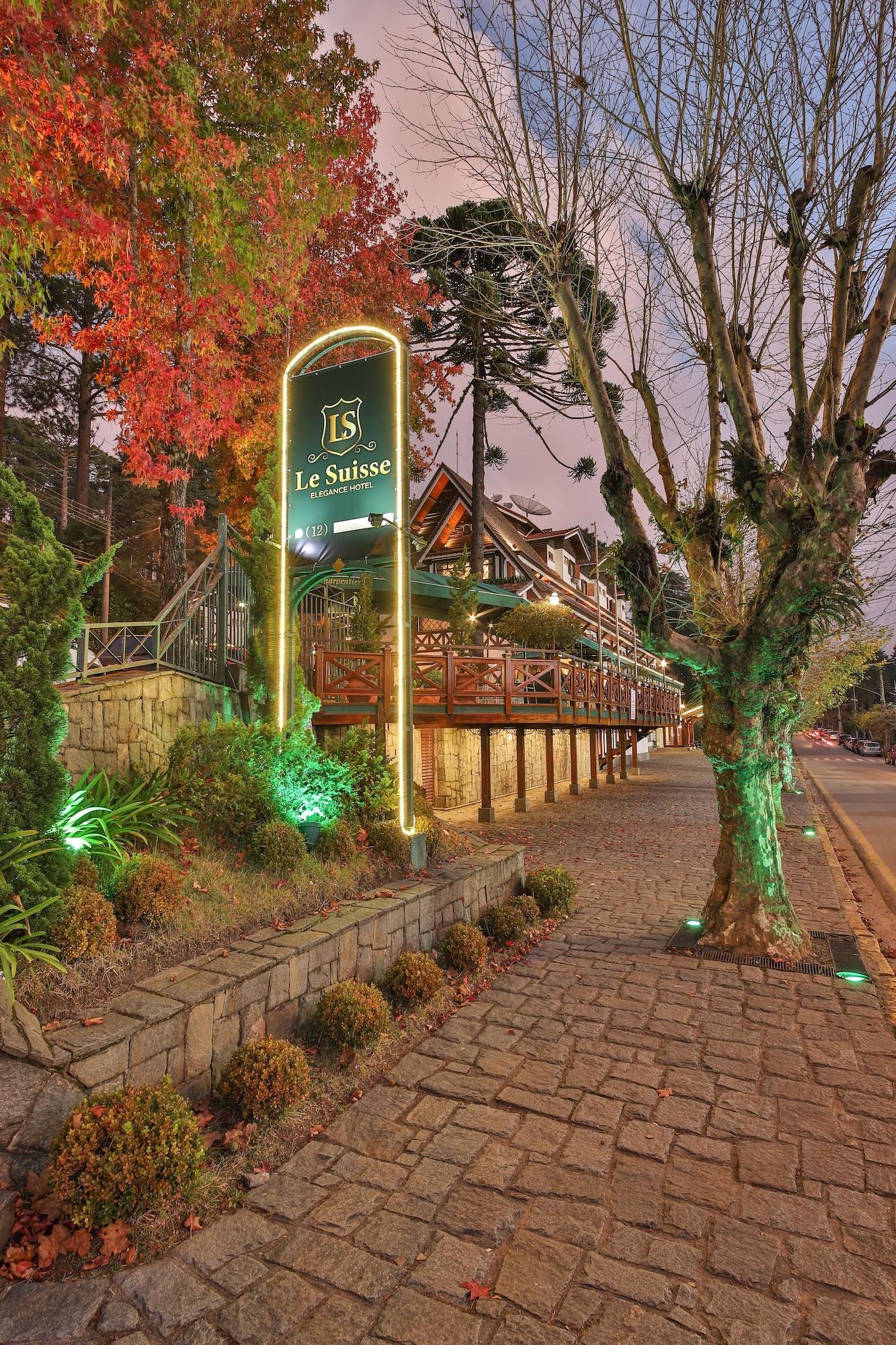 Vista Exterior Le Suisse Elegance Hotel